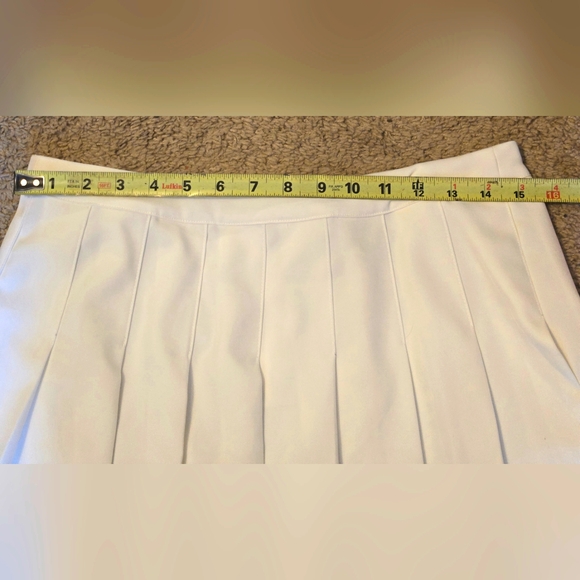Urban Daizy Skirt - Elegant White Pleated Skirt - Large - Picture 5 of 6